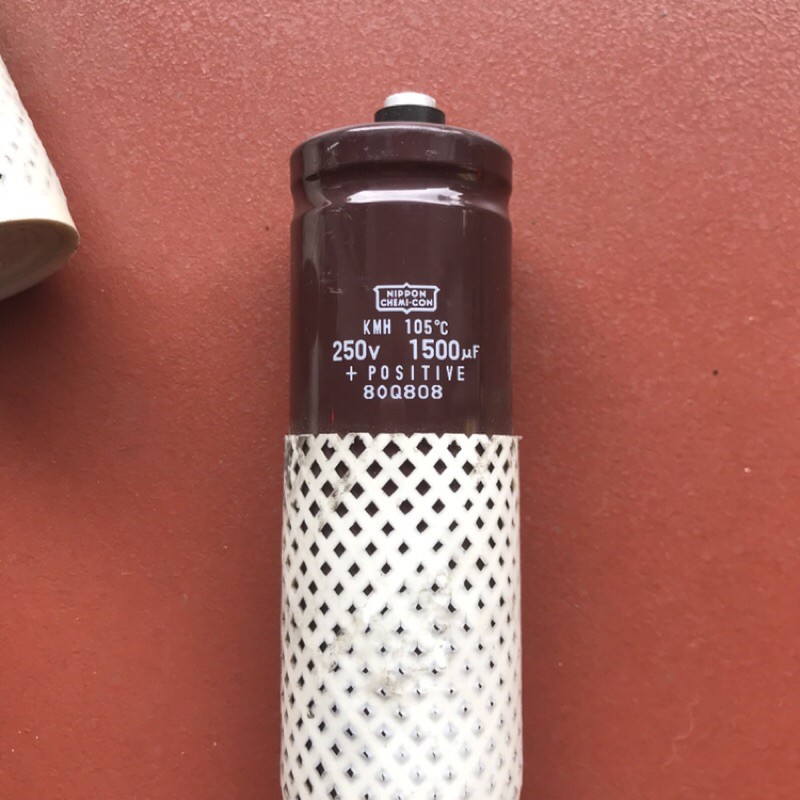 tụ điện 1500uF 250v