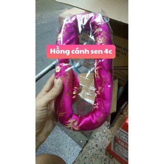Mấn đội đầu hồng cánh sen cho bé