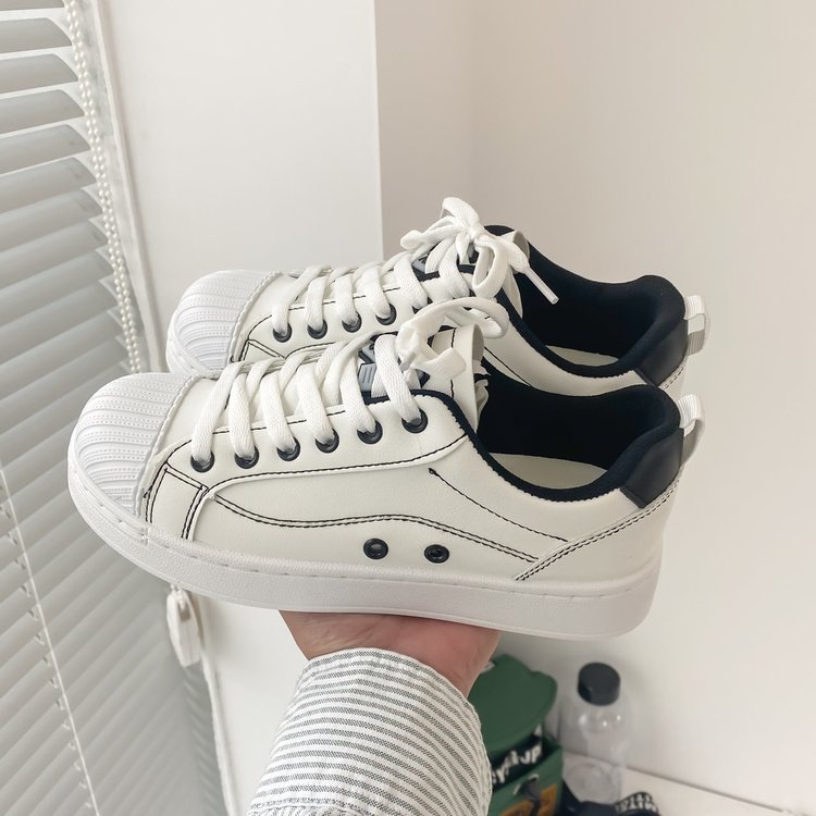 Fashionable Round Head Cross Strap Comfortable Flat Sneaker for Women