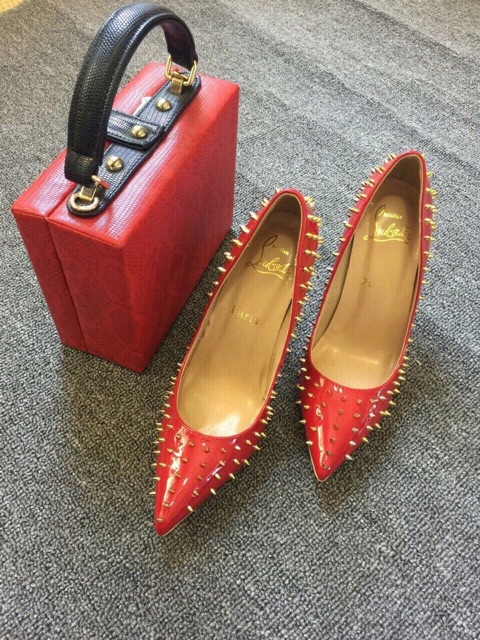 (ẢNH THẬT) - Giày cao gót Louboutin đinh vàng | BigBuy360 - bigbuy360.vn