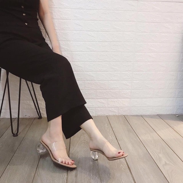 Guốc quai trong gót tròn