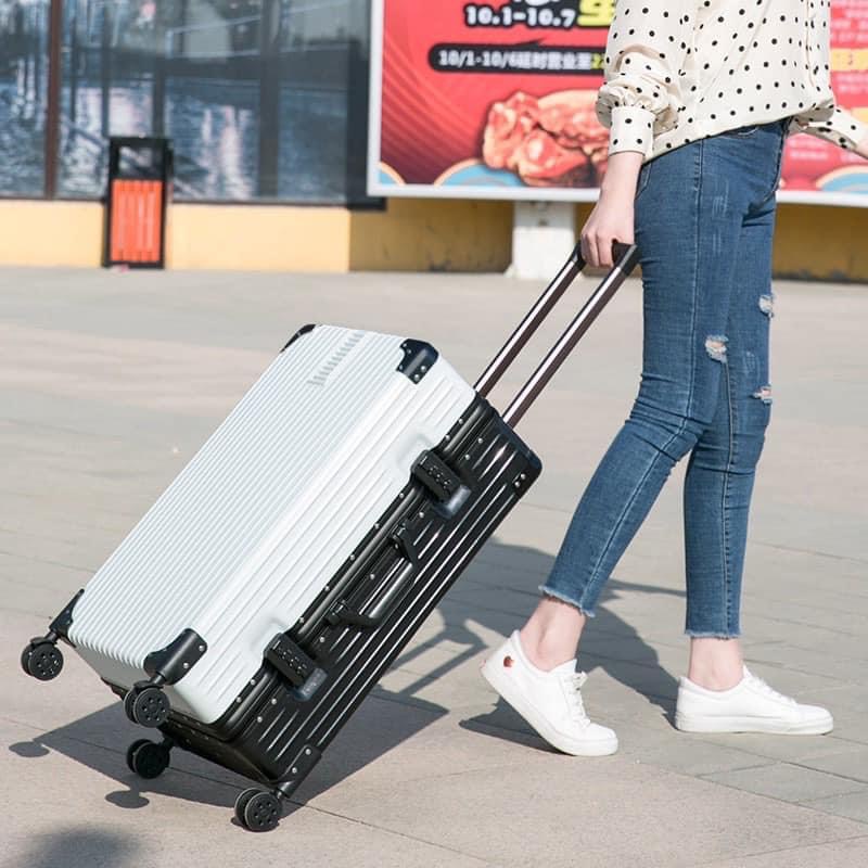Vali khung nhôm khoá sập size26 TSA 2 màu  1 đổi 1 trong 15 ngày .