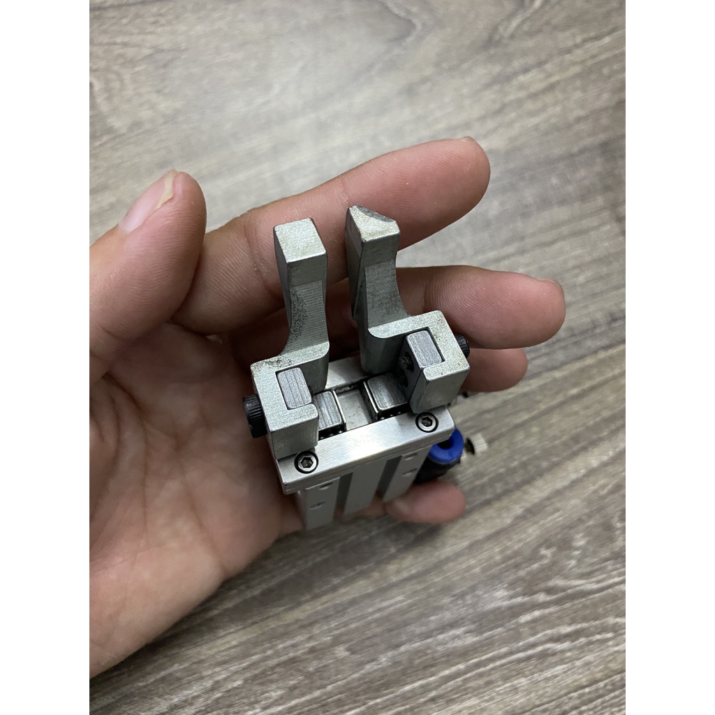 Xy lanh kẹp thẳng hành trình 6mm + Tặng đầu nối khí nén