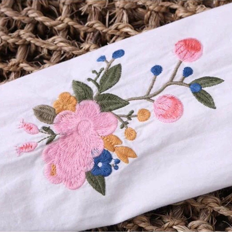 Áo cotton trắng thêu hoa phong cách Hàn Quốc