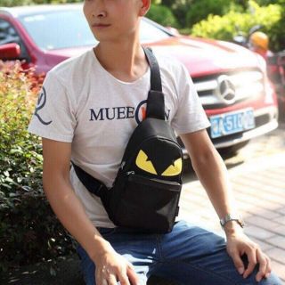 Túi đeo chéo hình mắt dành cho nam nữ