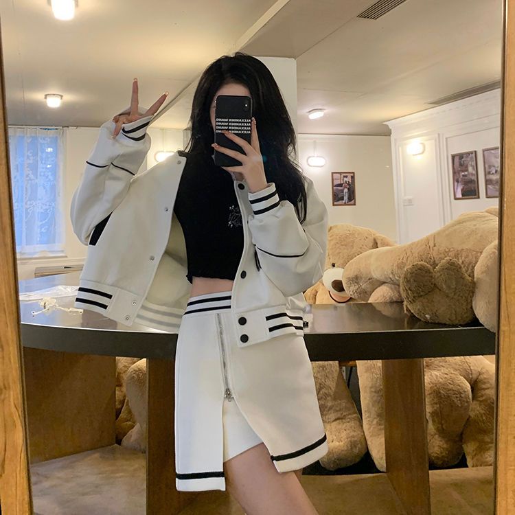 Set đồ 2 mảnh gồm áo khoác dáng ngắn + chân váy lưng cao phong cách Hông Kông thời trang vintage cho nữ