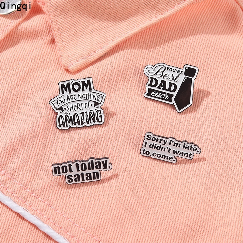 Ghim cài áo Miss Zoe làm từ kim loại tráng men in chữ Best Dad Ever vui nhộn làm quà tặng cho gia đình