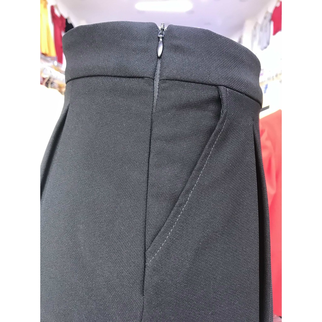 Chân váy xòe xếp ly dáng ngắn vải tuyết mưa loại 1 màu đen có quần trong và túi 2 bên CVXD003