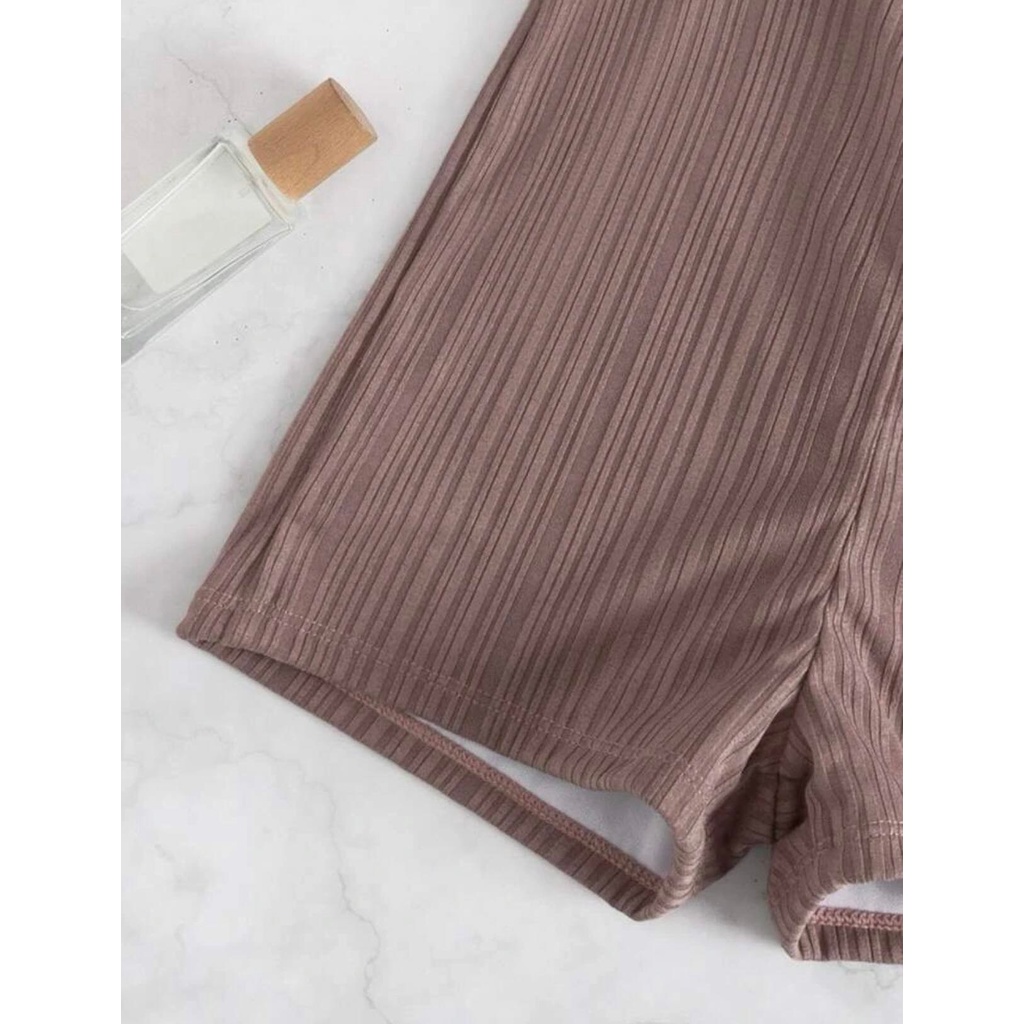 Swimsuit có gọng kiểu dáng quần đùi