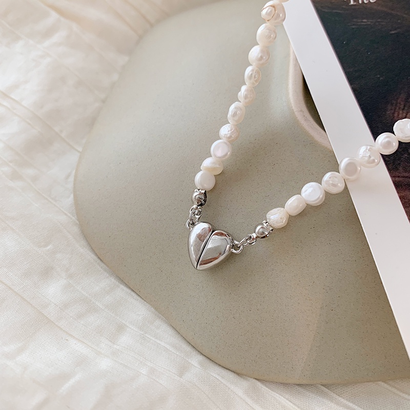 Vòng cổ Choker Mặt Trái Tim Từ Tính Đính Hạt Ngọc Trai Thanh Lịch Cho Nữ