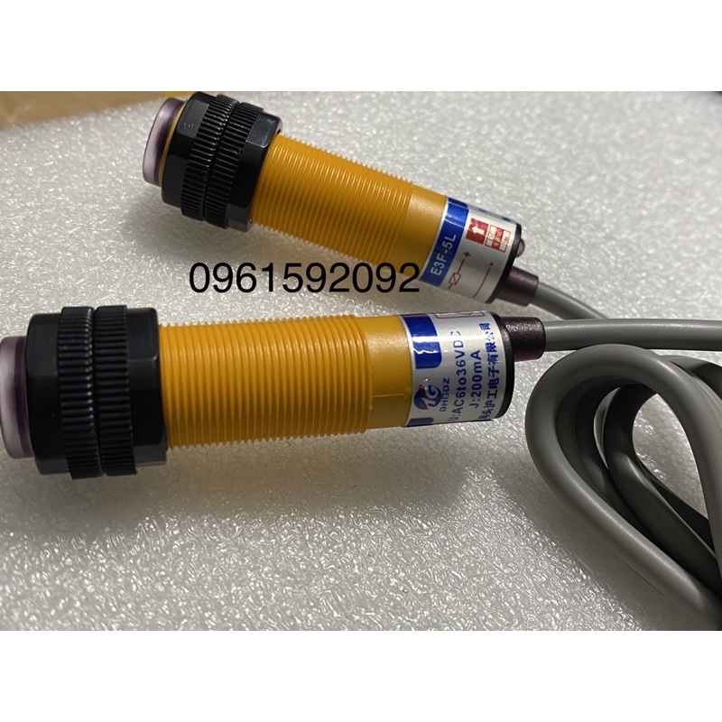 Cảm biến khoảng cách E3F-5DP1-5L