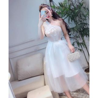 ĐẦM XÒE CÔNG CHÚA LỆCH VAI CỰC XINH 42KG - 62KG