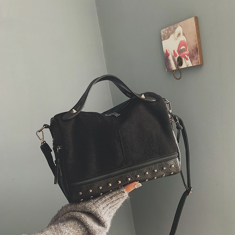 Túi đeo vai IELGY mờ đính đinh tán phong cách vintage thời trang