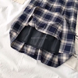 Chân váy kẻ xanh caro