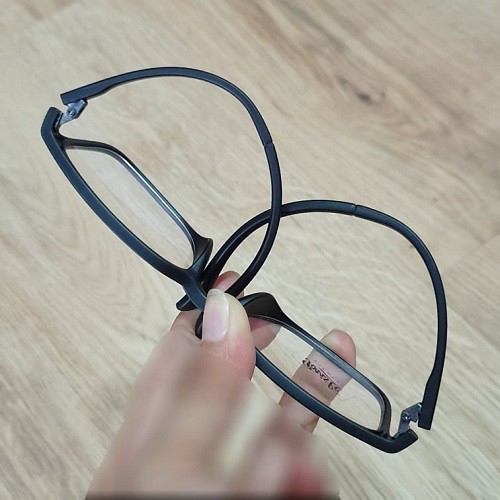 Kính Giả Cận Chữ Nhật Bas Xéo Gọng Uốn Dẻo