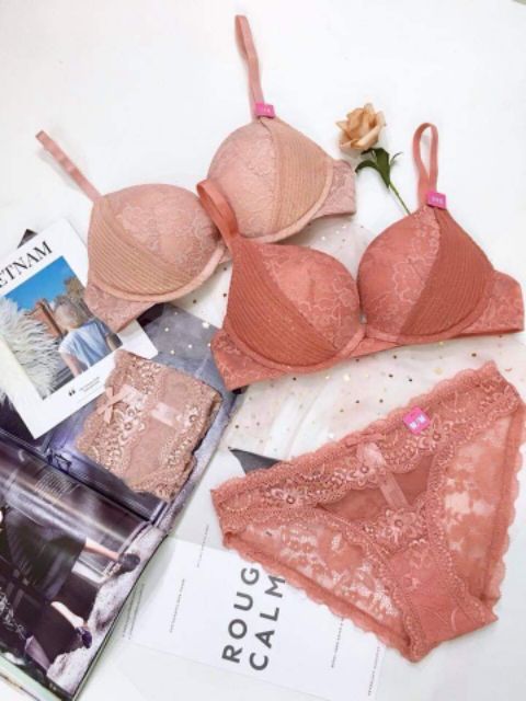 Vicky ánh nhũ siêu đẩy