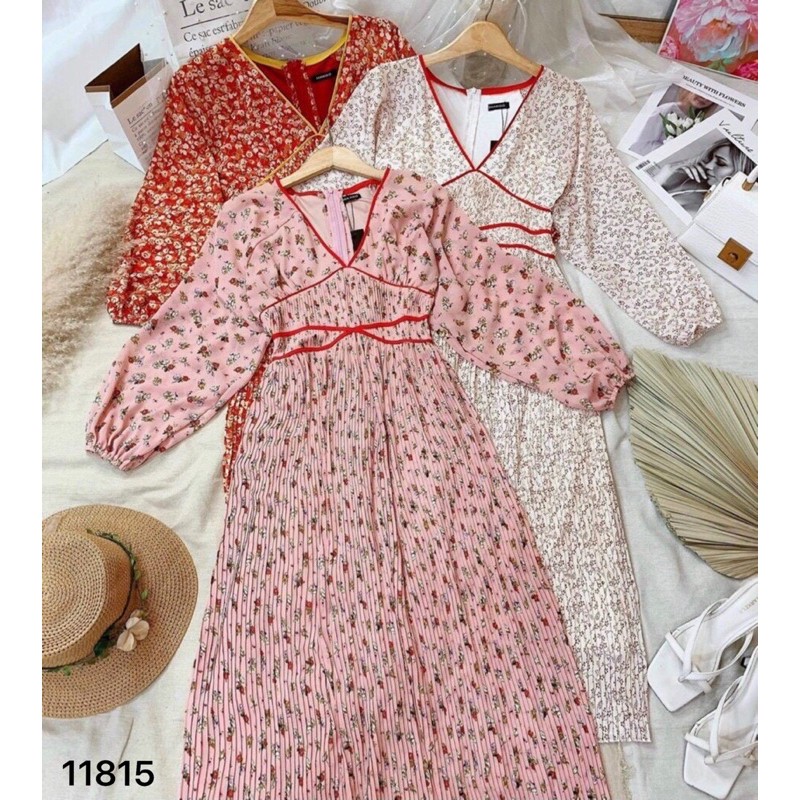 Đầm maxi hoa dập li viền tay dài cổ V - 1 đầm