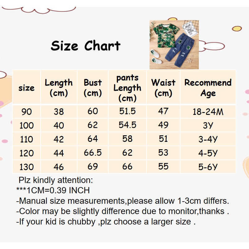 Bộ trang phục 2 mảnh Mikrdoo gồm áo thun tay ngắn in chữ rằn ri và quần denim rách cho bé trai