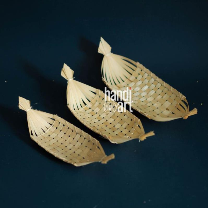 Thuyền tre đựng đồ hoặc decor