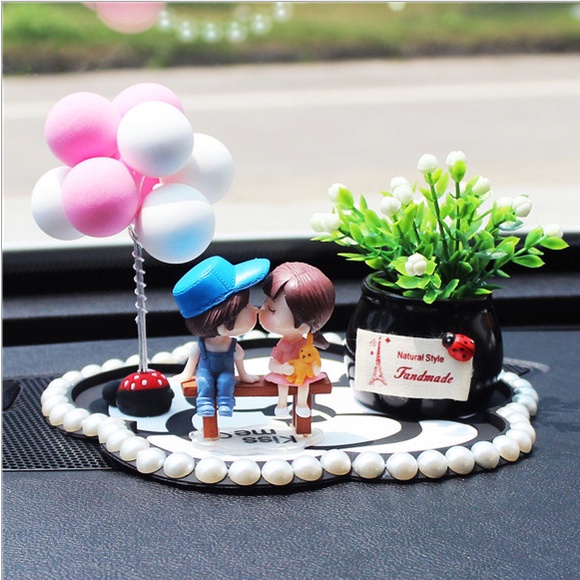 Set decor búp bê hình cặp đôi dễ thương trang trí taplo ô tô, táp lô xe hơi - Dũng An shop.