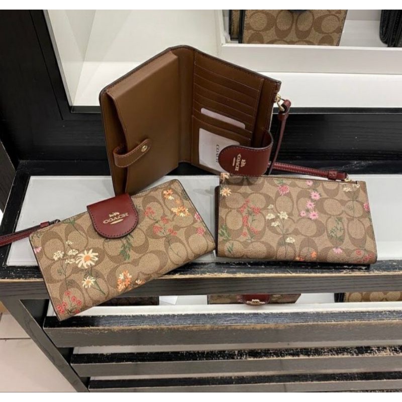 VÍ COACH THỜI TRANG