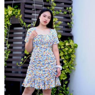 ĐẦM BIGSIZE RÚM BÓ HÔNG XÒE NHẸ HOA VÀNG TRÊN CỎ XANH