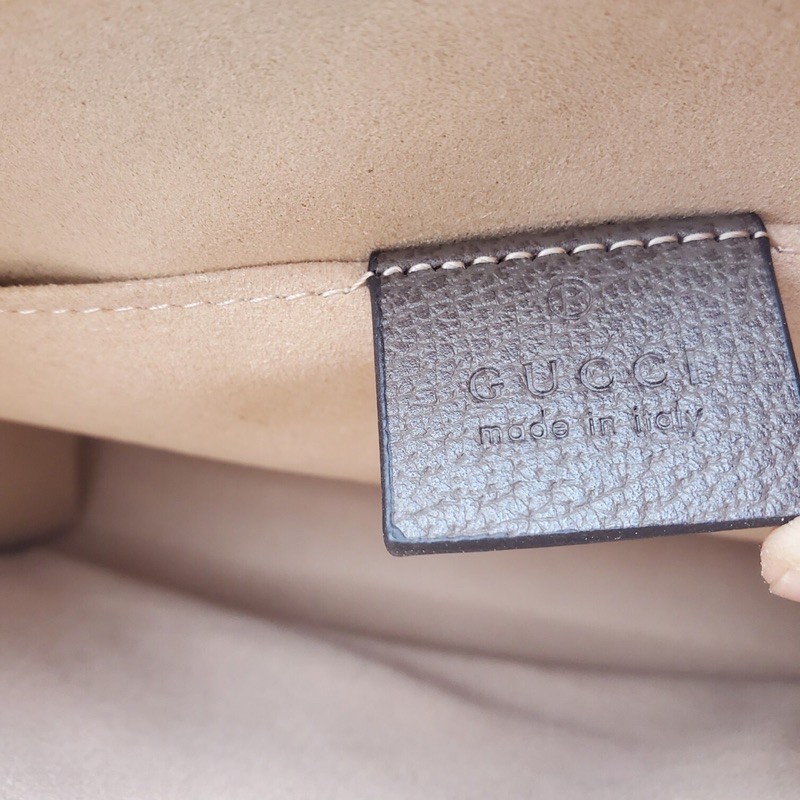 Clutch cầm tay nam của Gucci GC họa tiết in logo cổ điển tiện lợi mang theo