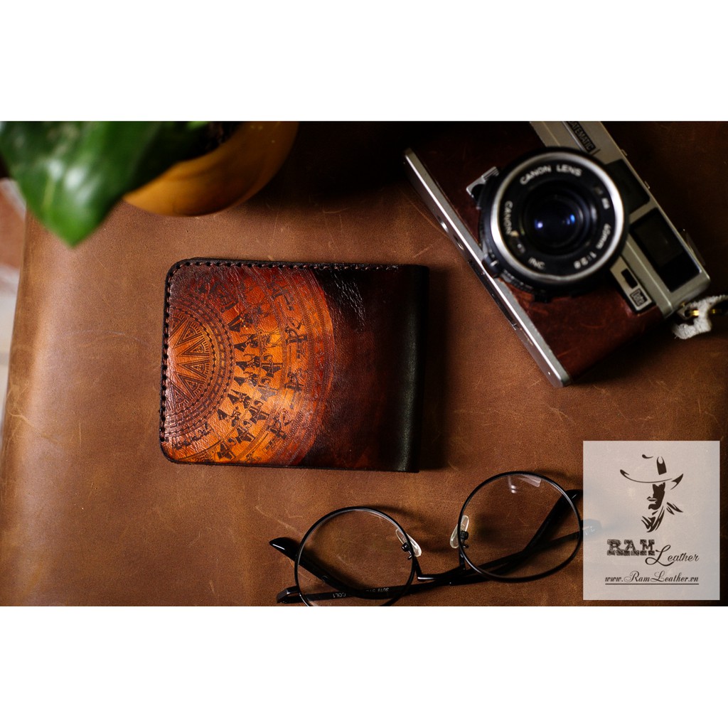 Ví nam da bò RAM Leather Italia Vegtan Khắc Trống Đồng Việt Nam Màu Chocolate