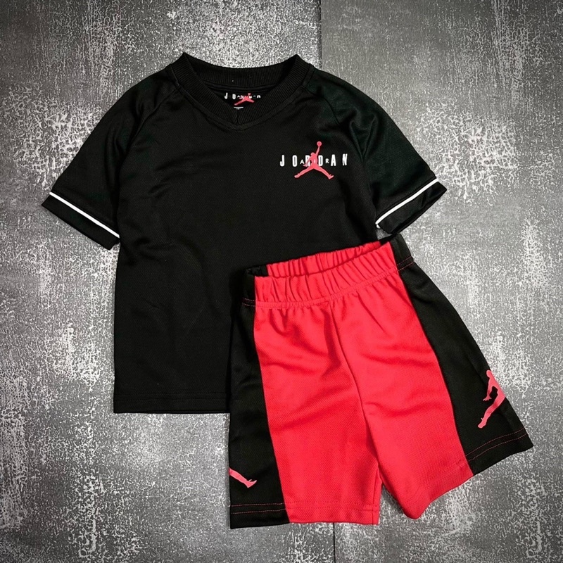 Bộ thể thao cho bé trai có 3 màu size từ 18-40 cân