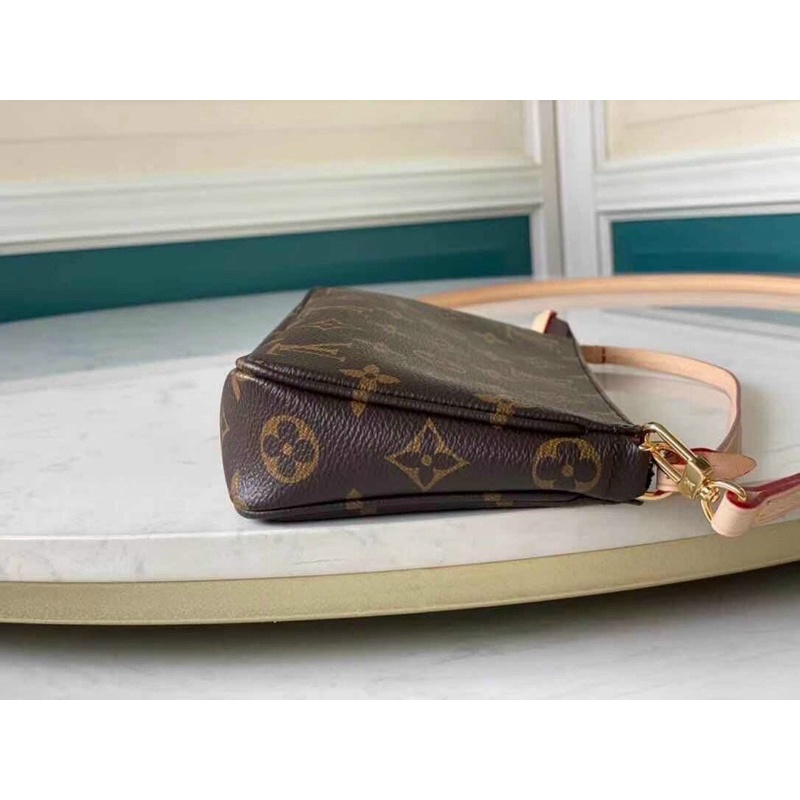 Túi L"V kẹp nách