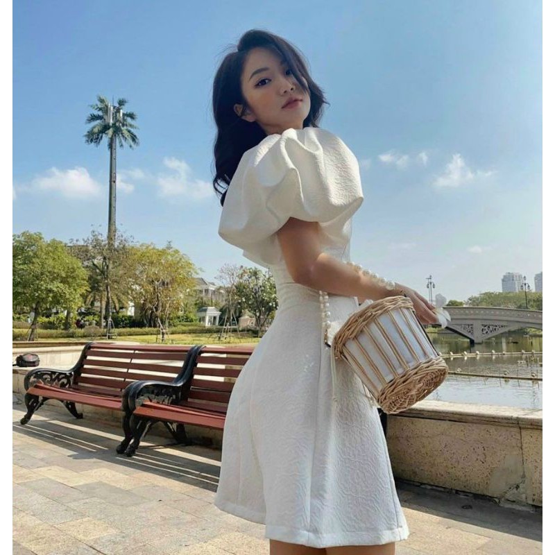 ĐẦM TRẮNG CỔ TIM TAY PHỒNG mã 1604