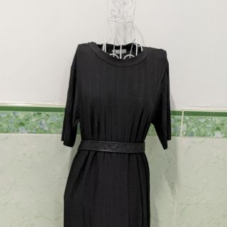 Đầm đen form suông mới tinh free size