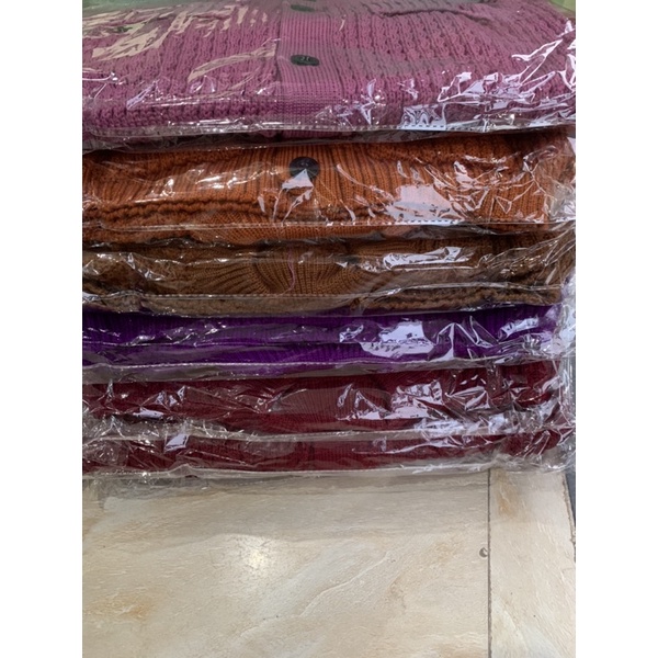 Áo len bà già tặng bà tặng mẹ