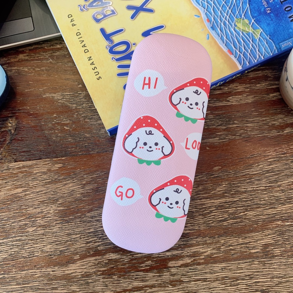 Hộp đựng kính cận màu pastel hình dễ thương. Ảnh thật