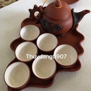 Bộ gốm đất đỏ.