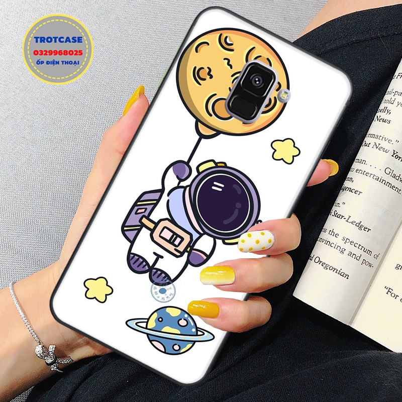 Ốp lưng Samsung A6 / A6 Plus / A8 / A8 Plus / J6 / J6 Plus / J8 / J4 Plus - in hình phi hành gia nền trắng và đen mới