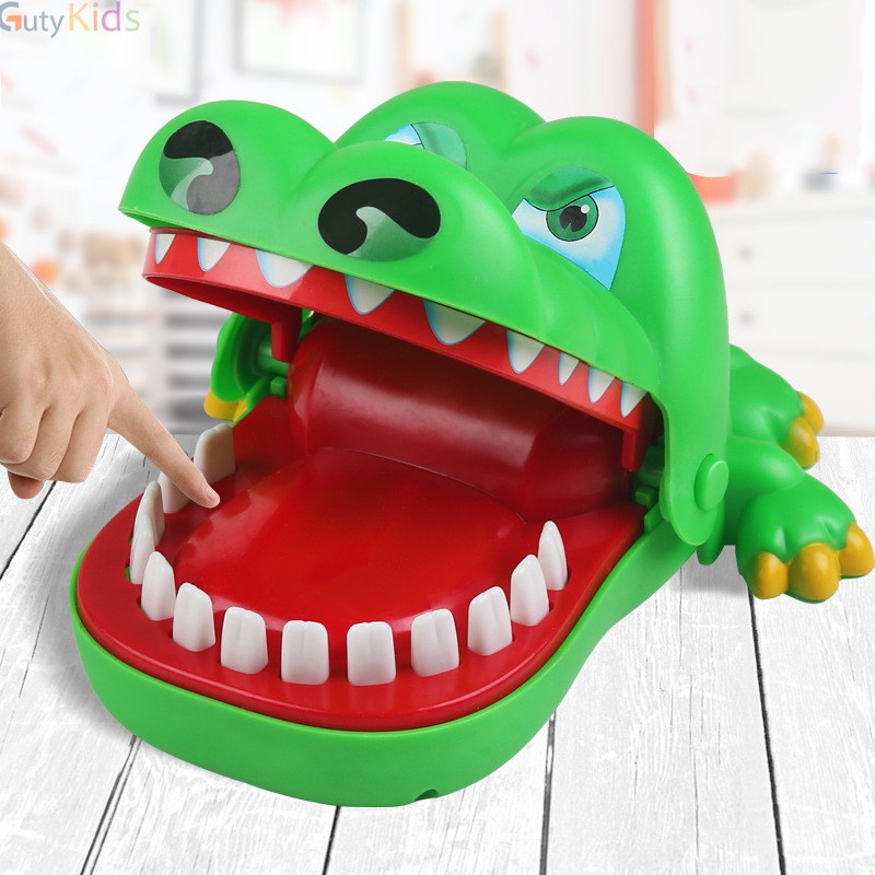 Đồ chơi khám răng cá sấu cắn tay vui nhộn cho bé