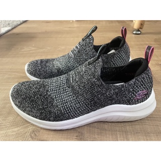Giày Skechers dòng Stretch fit, size 36 (23cm)