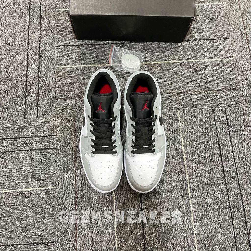 [GeekSneaker] Giày Sneaker Cổ Thấp Jordan 1 Low Light Smoke Grey | BigBuy360 - bigbuy360.vn