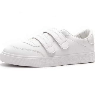 Giày sneaker trắng