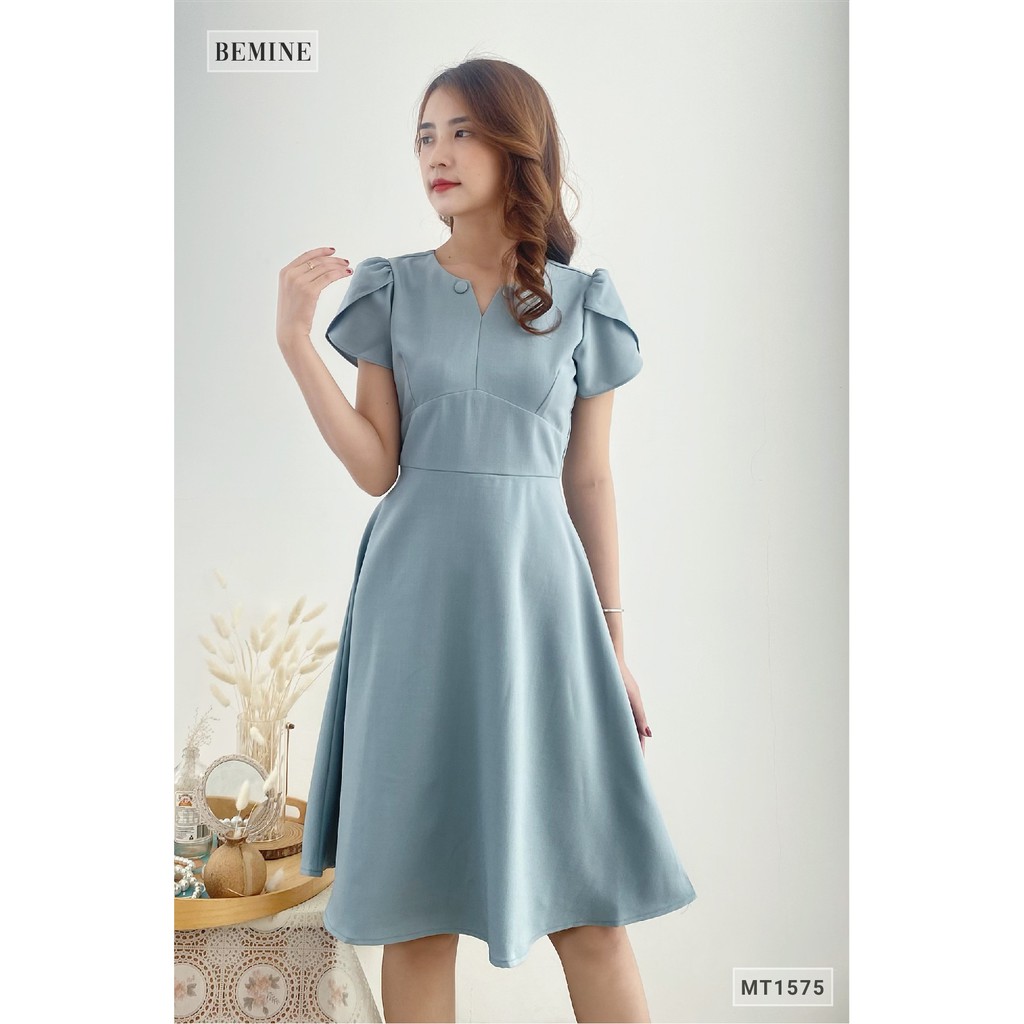 Đầm cổ đính 2 nút bọc tay búp sen BEMINE MT1575XANH | BigBuy360 - bigbuy360.vn