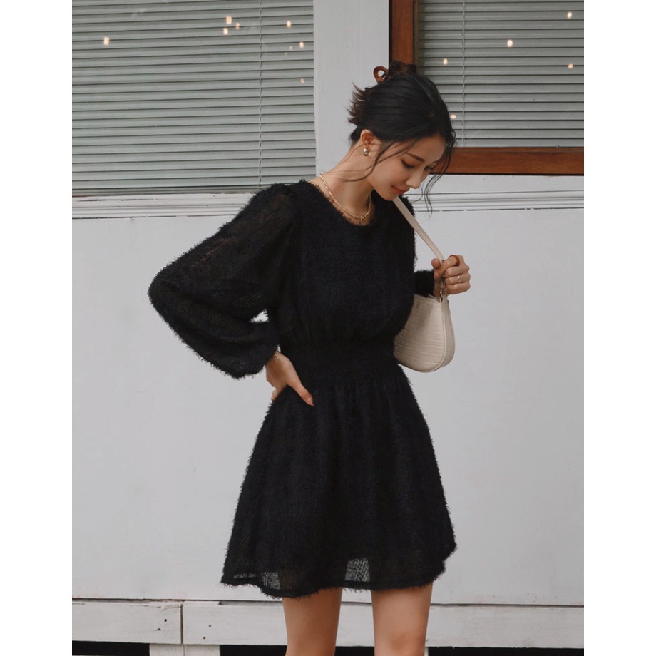 Váy ngắn lông vũ cổ tròn bo eo nữ Air Space Lady 2141824006