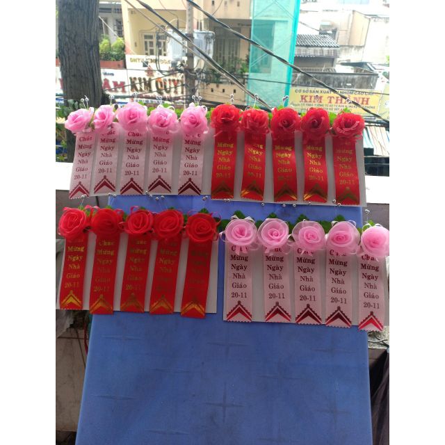 Hoa cài áo 20-11