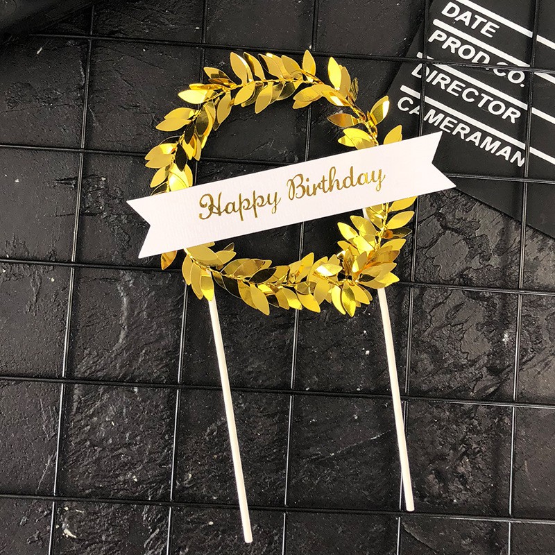 Phụ kiện kiểu vòng hoa để trang trí bánh kem