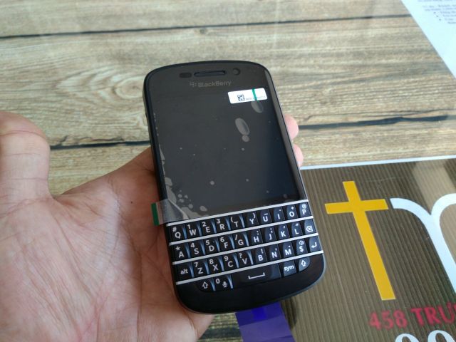 Bộ vỏ đen/trắng đầy đủ của Blackberry Q10