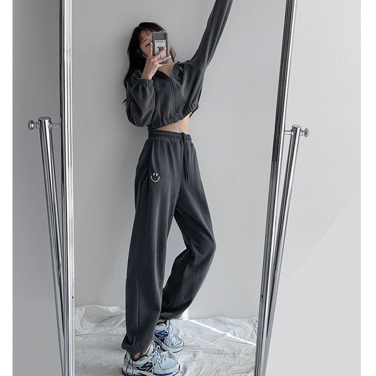 Quần Thể Thao Lưng Cao Dáng Rộng Thêu Hình Mặt Cười Phối Dây Rút Thời Trang Xuân Hè Mới Cho Nữ | BigBuy360 - bigbuy360.vn