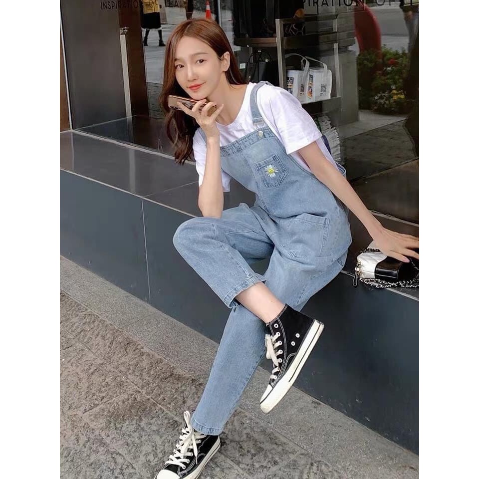 [FREESHIP_50K] Quần yếm jean phối túi ngực họa tiết hoa cúc cực cá tính William - AT48