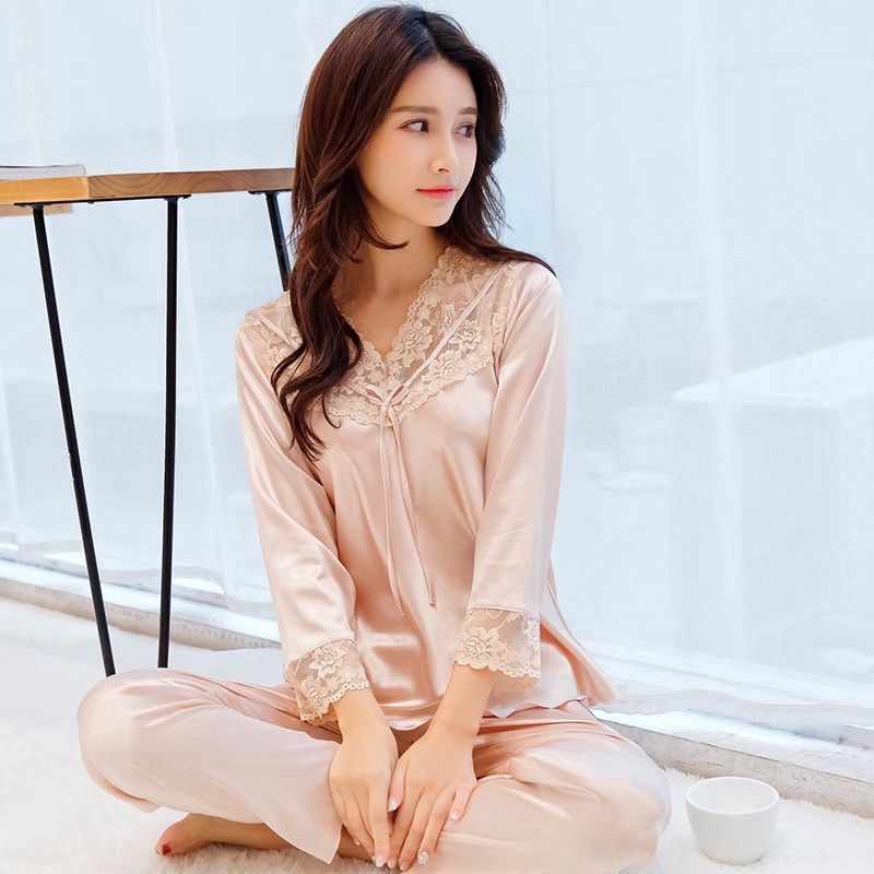 Bộ đồ ngủ giả lụa tay dài cổ chữ V phối ren cho nữ