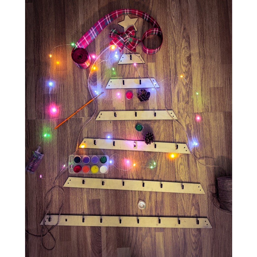 Cây thông treo tường kèm 26 phụ kiện gỗ , trang trí giáng sinh, phụ kiện trang trí Noel