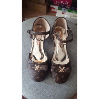 Giày bé gái sz 34-35